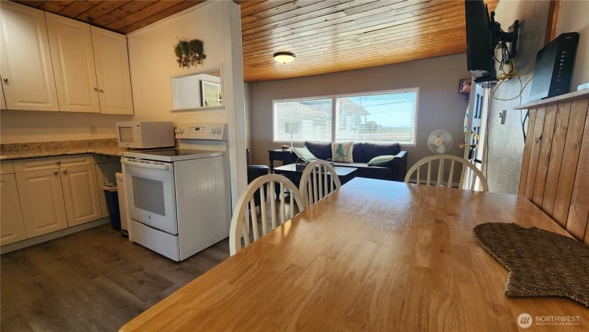Property photo for 4987 Cottonwood Court, Blaine photo 7
