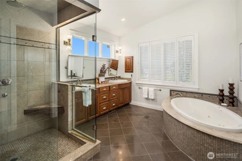 Property photo for 8260 Avalon Drive, Mercer Island photo 21