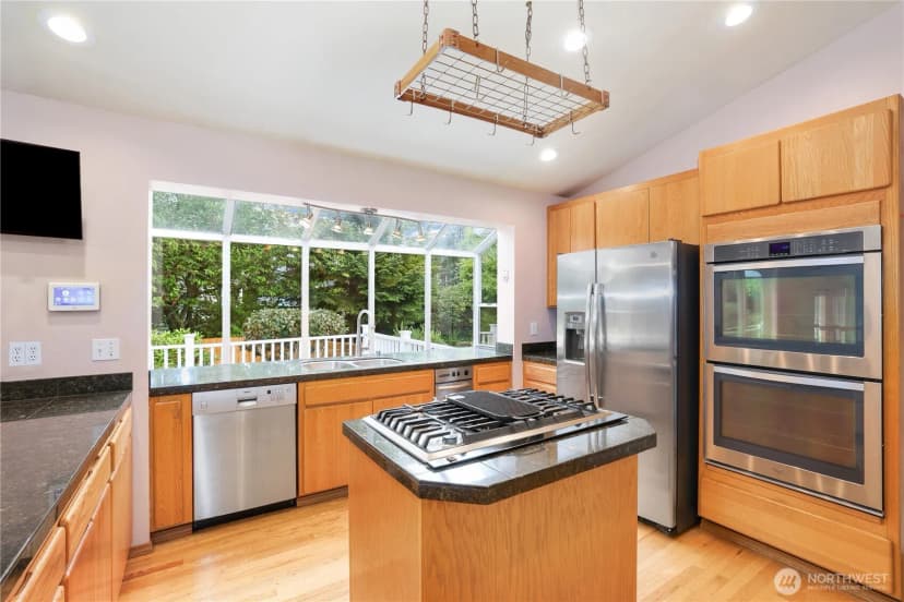 Property photo for 1612 Sw 304th Street, Federal Way photo 8