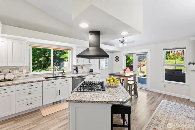 Property photo for 7807 71st Street Nw, Gig Harbor photo 5