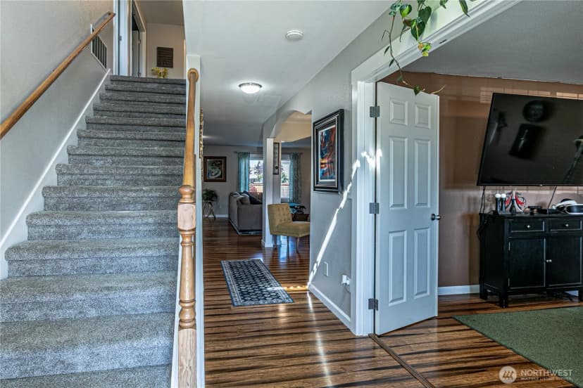 Property photo for 17716 25th Avenue E, Tacoma photo 8