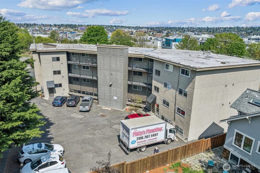 Property photo for 4051 Gilman Avenue W, Seattle photo 7