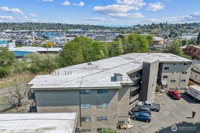 Property photo for 4051 Gilman Avenue W, Seattle photo 3