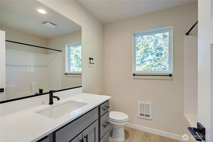 Property photo for 5037 Nw Cedarside Loop, Silverdale photo 36