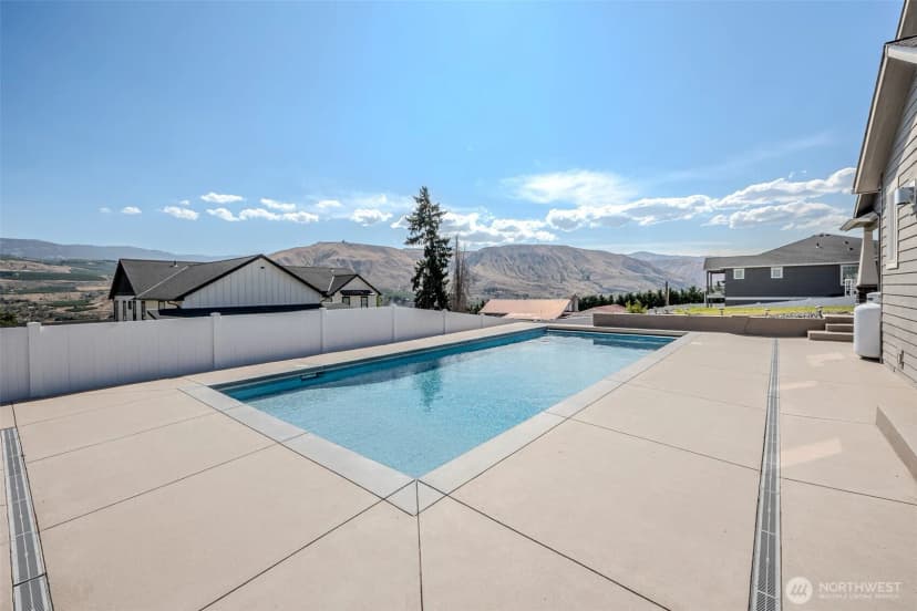 Property photo for 821 S Mary Avenue, East Wenatchee photo 33