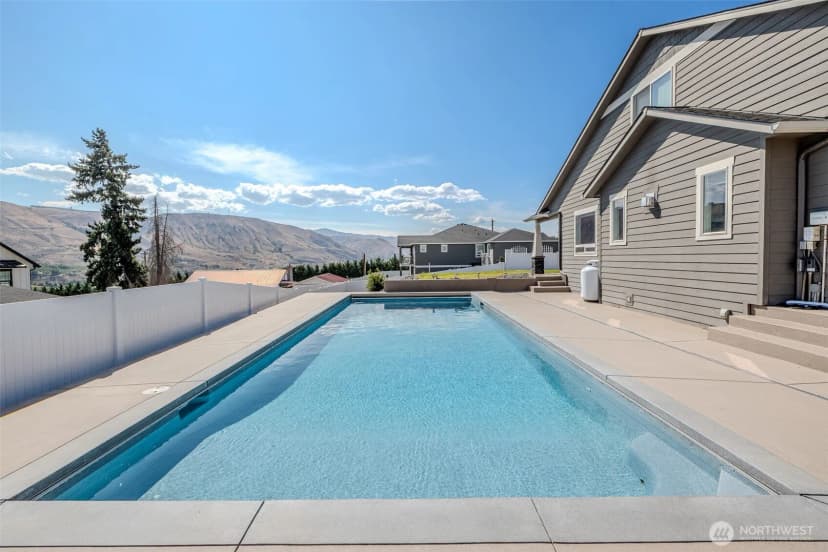 Property photo for 821 S Mary Avenue, East Wenatchee photo 34
