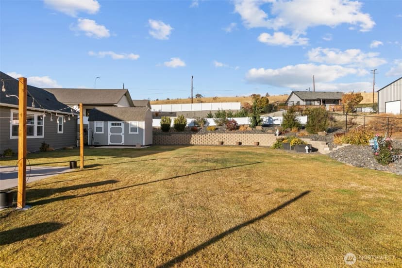 Property photo for 821 S Mary Avenue, East Wenatchee photo 35