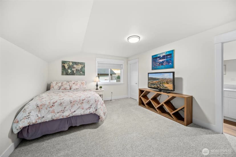 Property photo for 821 S Mary Avenue, East Wenatchee photo 28