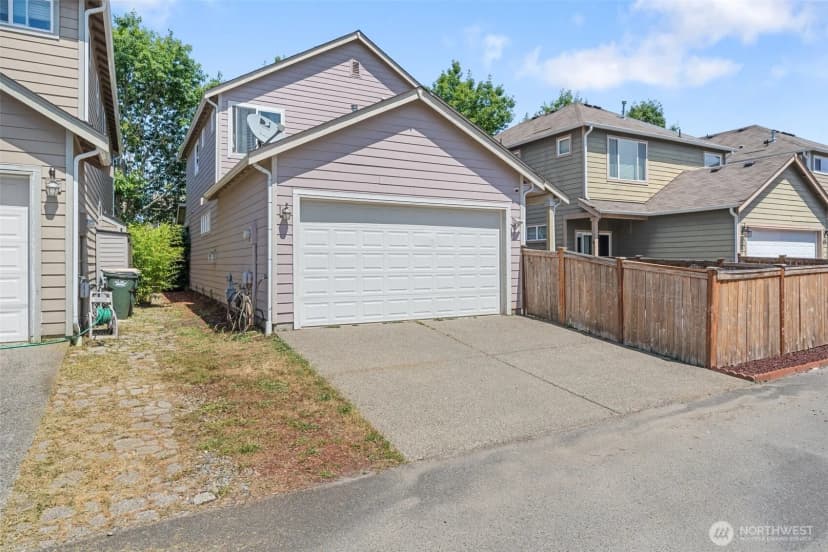 Property photo for 5215 53rd Avenue Se, Lacey photo 3