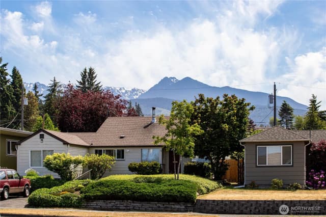 Property photo for 1415 E 2nd Street, Port Angeles photo 3