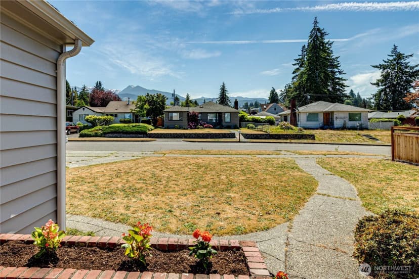 Property photo for 1415 E 2nd Street, Port Angeles photo 2