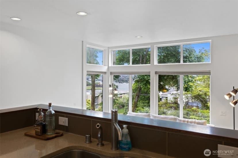 Property photo for 566 Mcgraw Street, Seattle photo 29