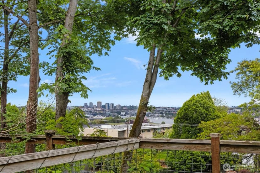 Property photo for 566 Mcgraw Street, Seattle photo 26