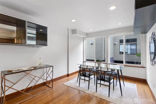 Property photo for 566 Mcgraw Street, Seattle photo 5