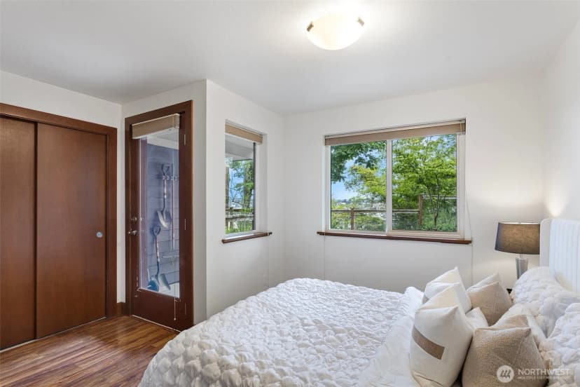 Property photo for 566 Mcgraw Street, Seattle photo 12