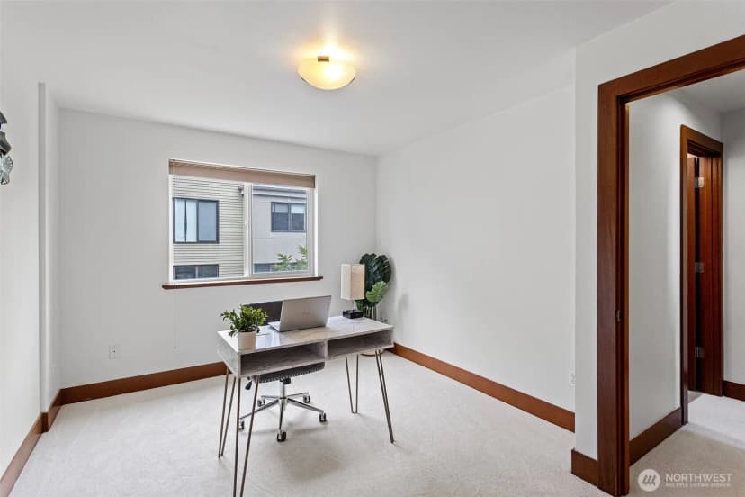 Property photo for 566 Mcgraw Street, Seattle photo 14