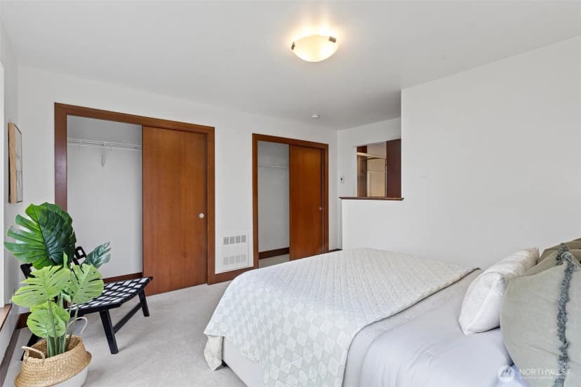 Property photo for 566 Mcgraw Street, Seattle photo 21