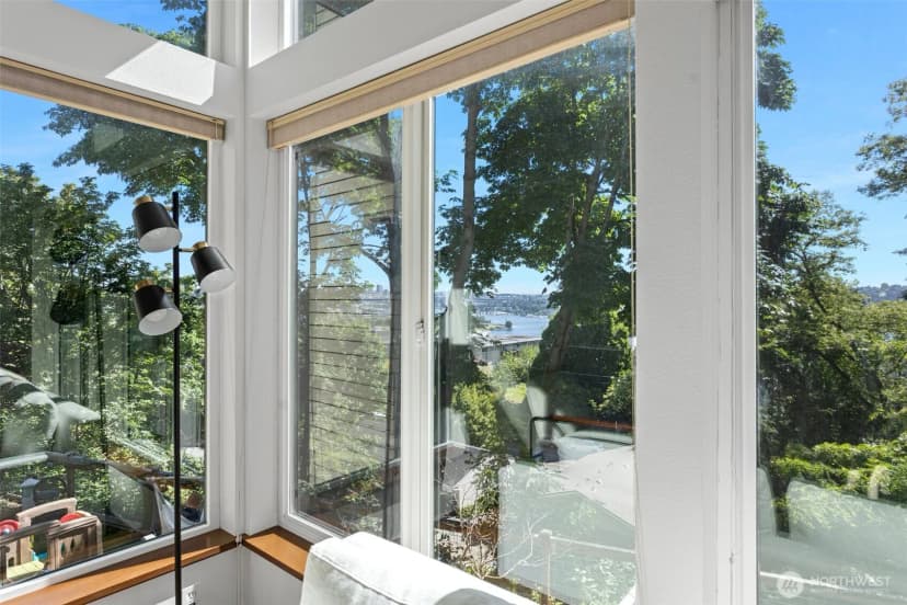 Property photo for 566 Mcgraw Street, Seattle photo 27