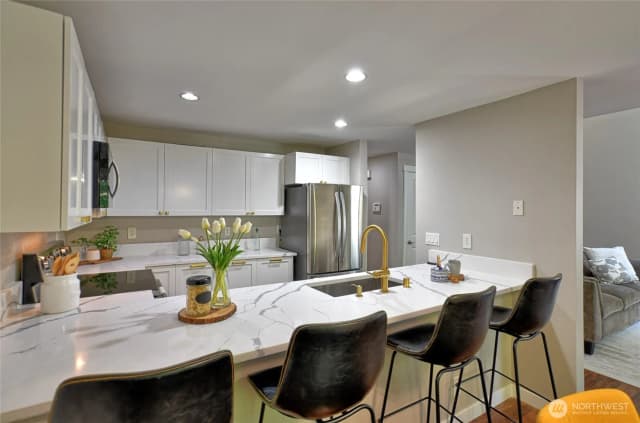 Property photo for 3030 128th Avenue Se #6, Bellevue photo 5