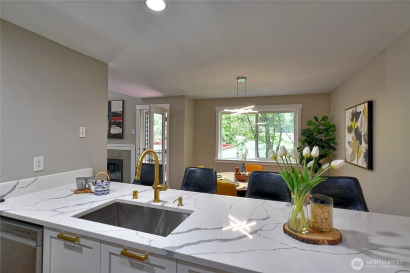 Property photo for 3030 128th Avenue Se #6, Bellevue photo 6
