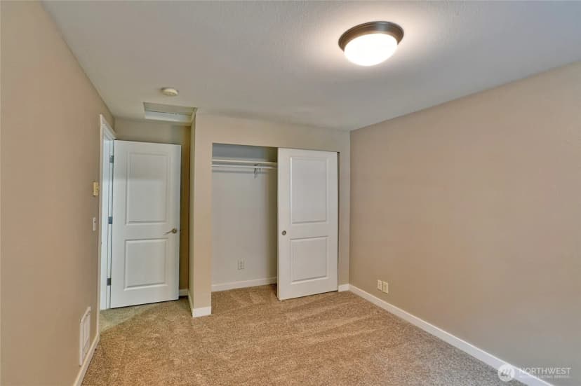 Property photo for 3030 128th Avenue Se #6, Bellevue photo 18