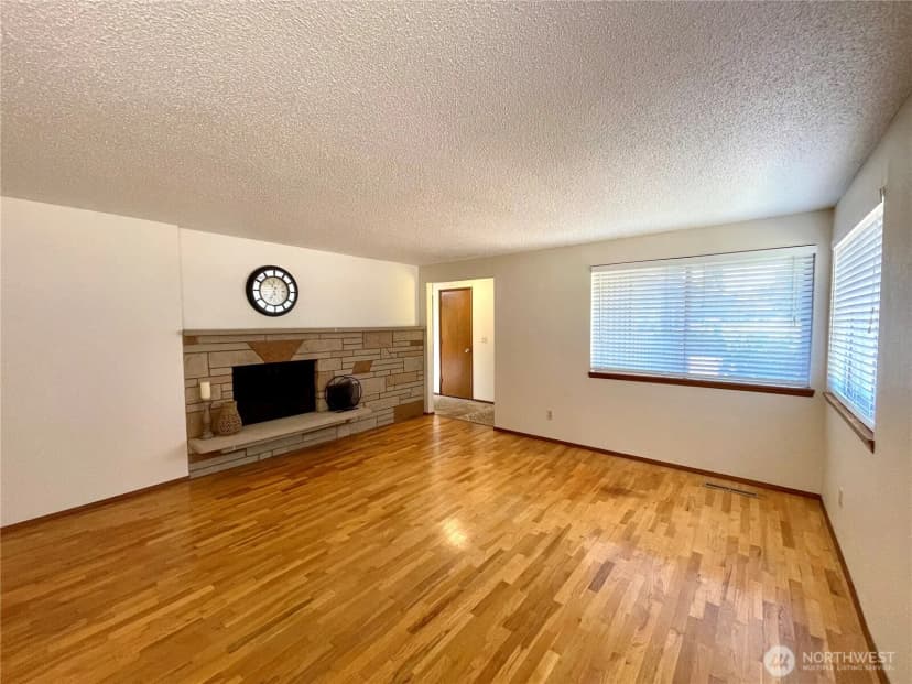 Property photo for 14515 25th Avenue Ct E, Tacoma photo 6