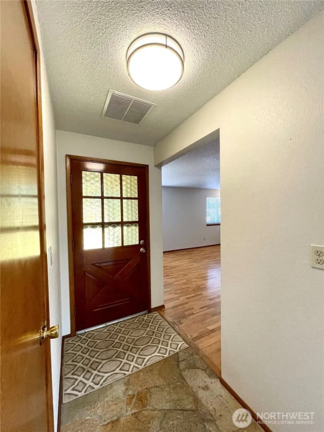 Property photo for 14515 25th Avenue Ct E, Tacoma photo 4