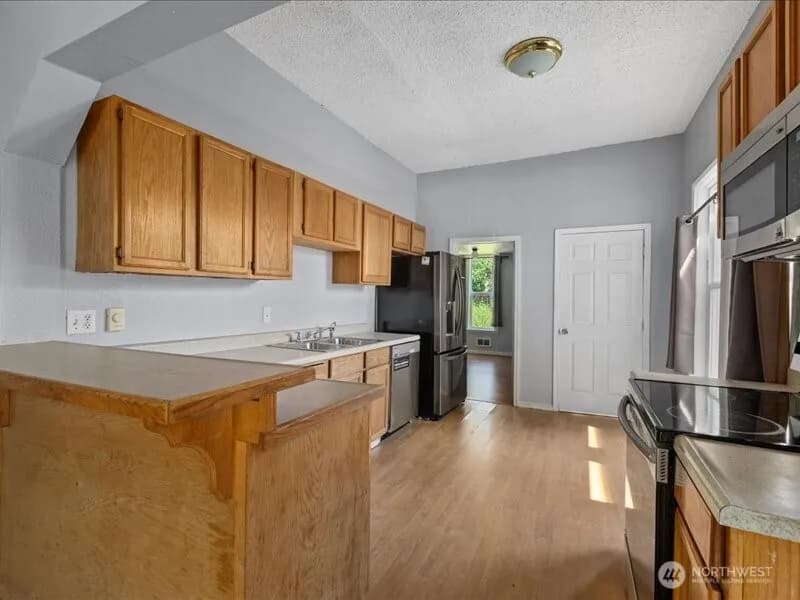 Property photo for 918 23rd Avenue, Seattle photo 10