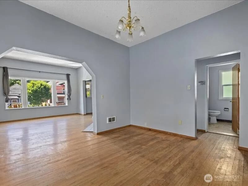 Property photo for 918 23rd Avenue, Seattle photo 17