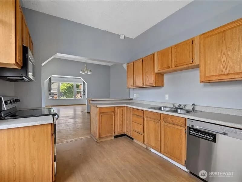 Property photo for 918 23rd Avenue, Seattle photo 12