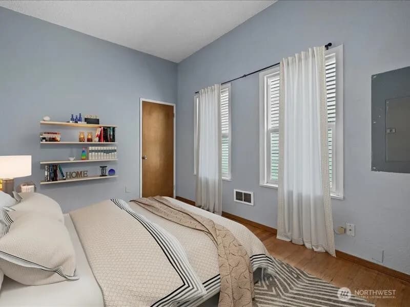 Property photo for 918 23rd Avenue, Seattle photo 11