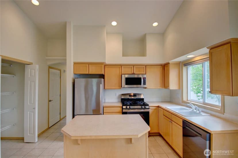 Property photo for 6120 73rd Avenue Ne, Marysville photo 9