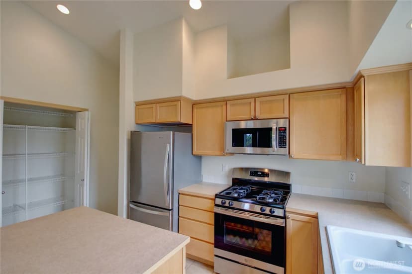 Property photo for 6120 73rd Avenue Ne, Marysville photo 8