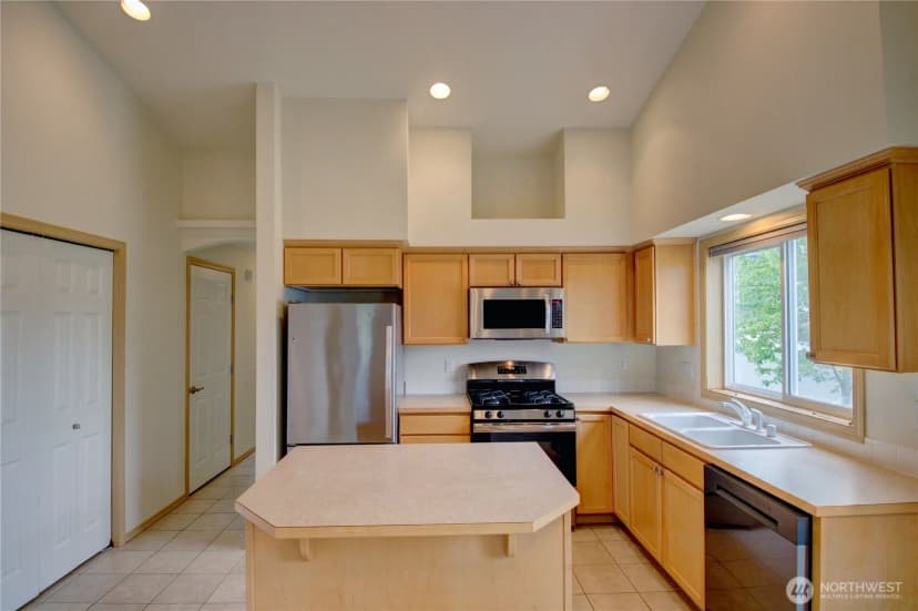 Property photo for 6120 73rd Avenue Ne, Marysville photo 7