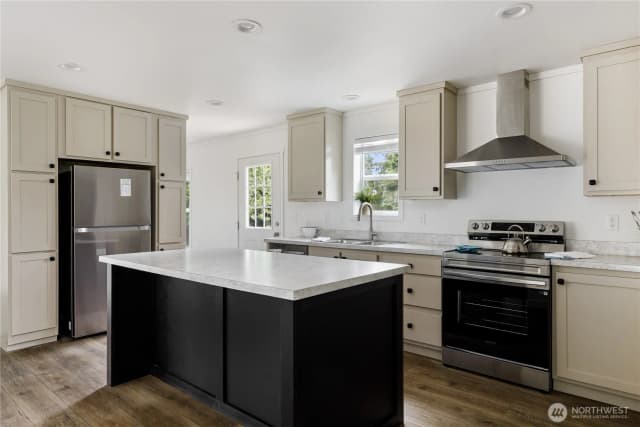 Property photo for 4359 Childrens Avenue, Oak Harbor