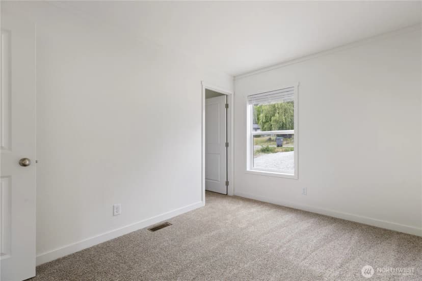 Property photo for 4359 Childrens Avenue, Oak Harbor photo 17