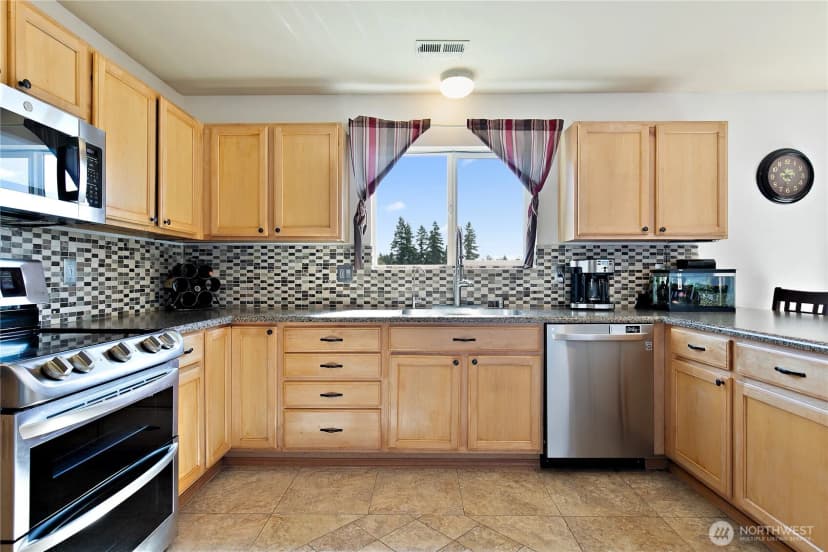 Property photo for 29745 214th Avenue Se, Kent photo 11