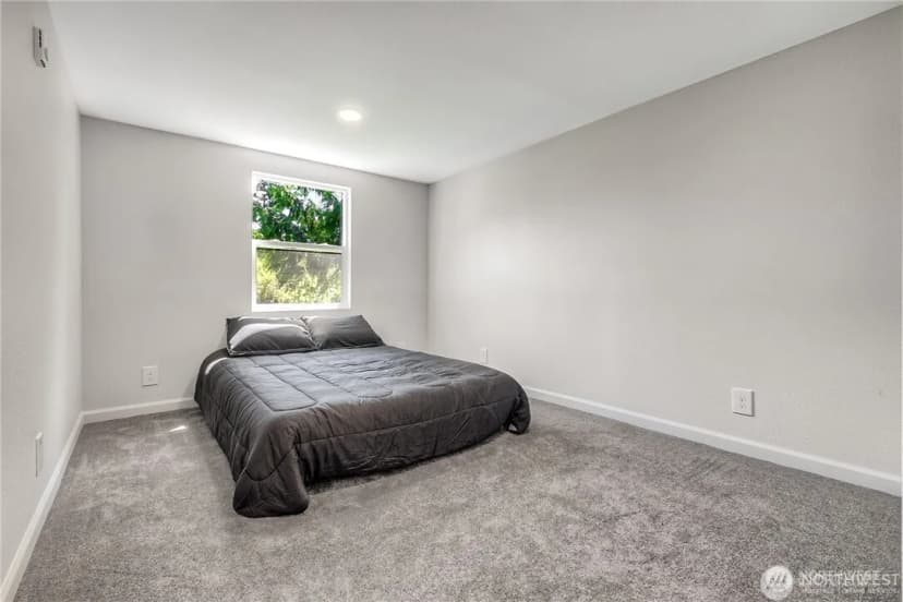 Property photo for 32407 72nd Avenue S, Roy photo 8