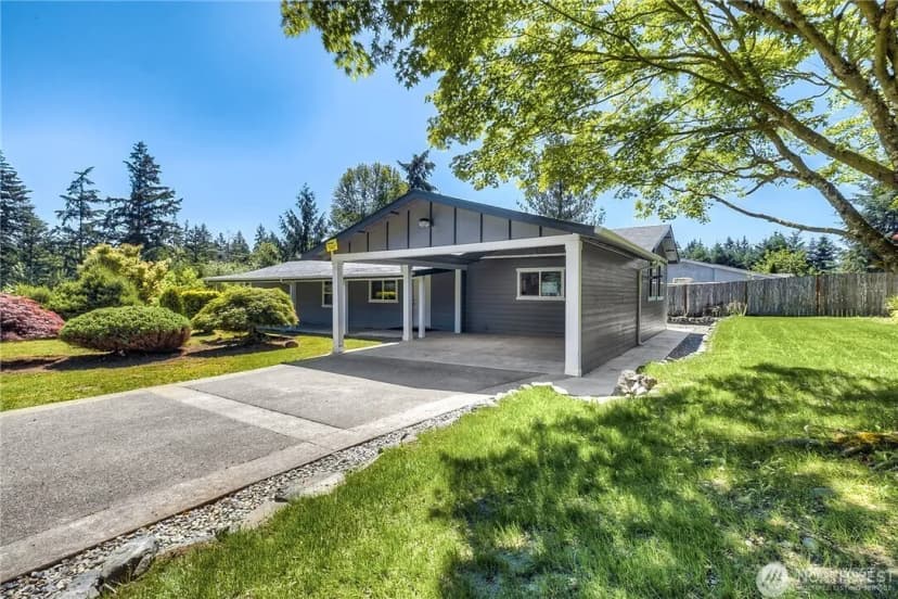 Property photo for 32407 72nd Avenue S, Roy
