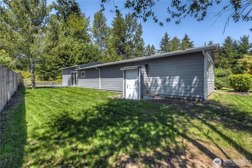 Property photo for 32407 72nd Avenue S, Roy photo 17