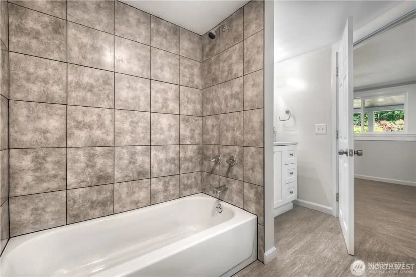 Property photo for 32407 72nd Avenue S, Roy photo 10