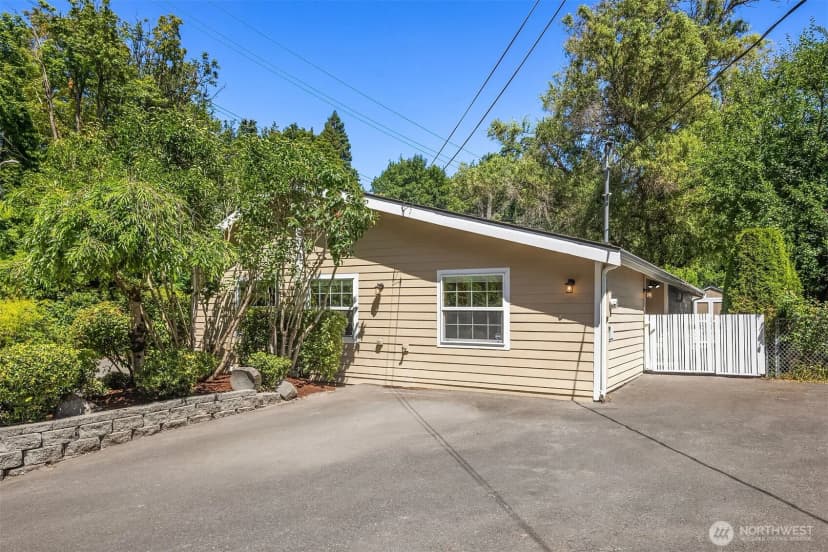 Property photo for 537 30th Avenue E, Seattle photo 23