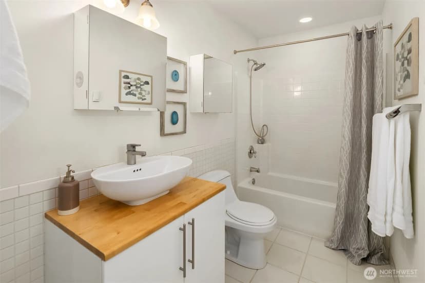 Property photo for 537 30th Avenue E, Seattle photo 15