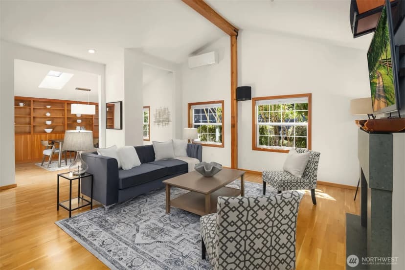 Property photo for 537 30th Avenue E, Seattle photo 6
