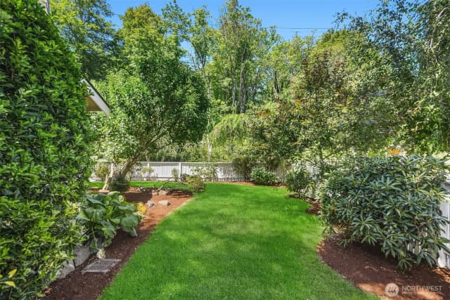 Property photo for 537 30th Avenue E, Seattle photo 5