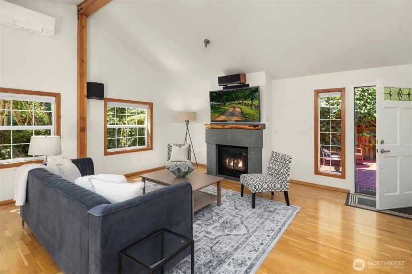 Property photo for 537 30th Avenue E, Seattle photo 8