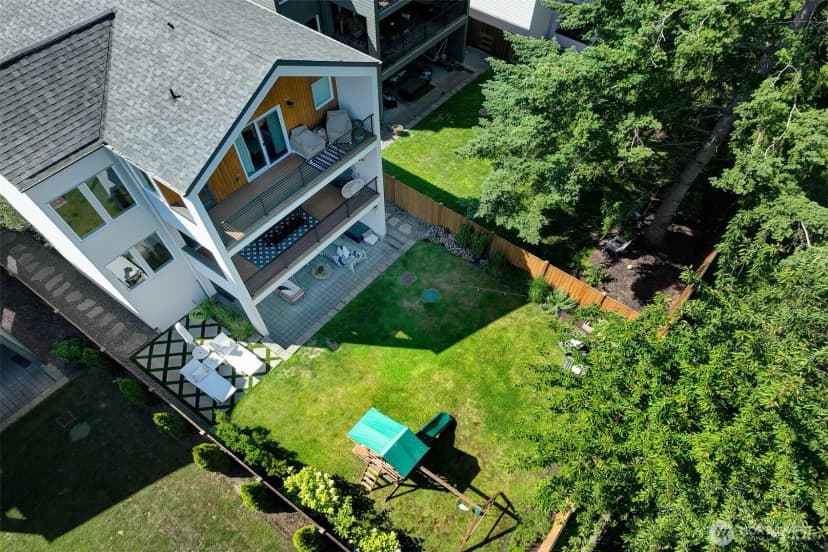 Property photo for 9208 11th Avenue Nw, Seattle photo 12