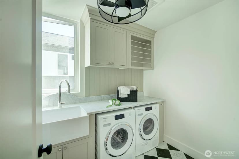Property photo for 9208 11th Avenue Nw, Seattle photo 28