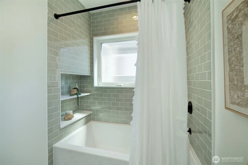 Property photo for 9208 11th Avenue Nw, Seattle photo 32