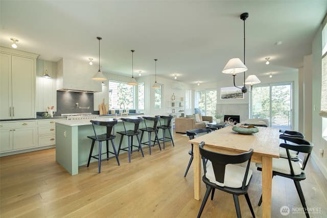 Property photo for 9208 11th Avenue Nw, Seattle photo 2